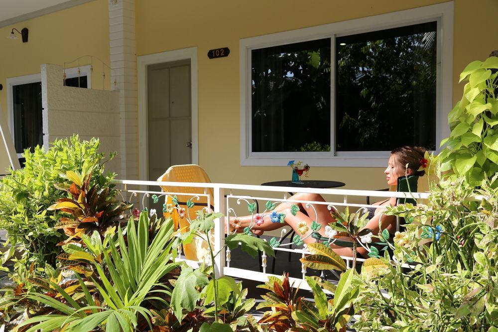 Naka Resort Kamala Beach Eksteriør billede
