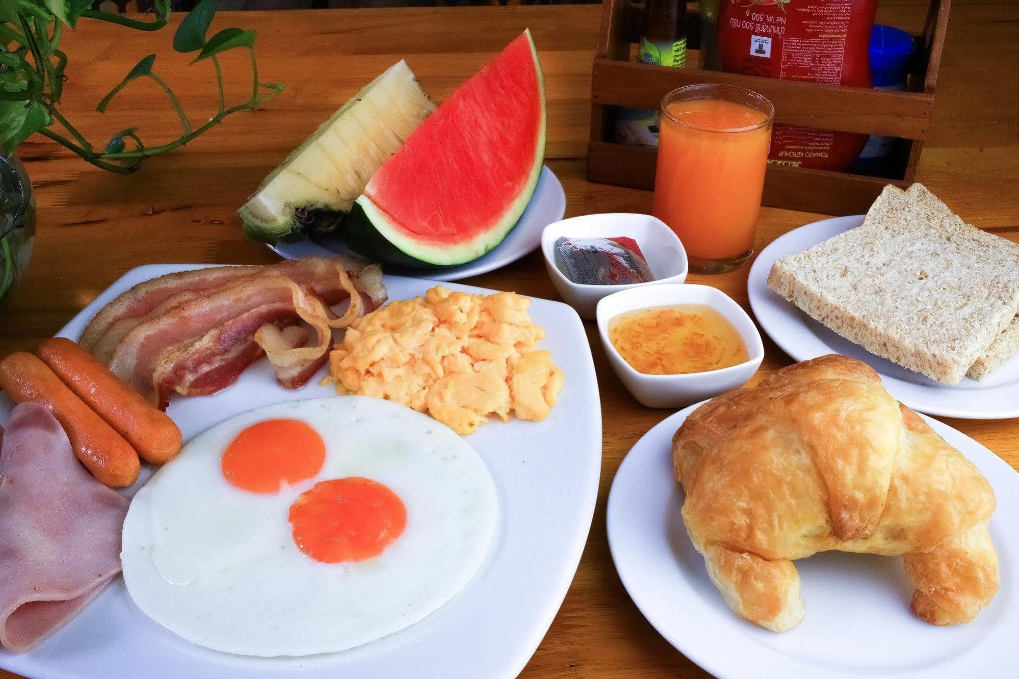 Naka Resort Kamala Beach Eksteriør billede