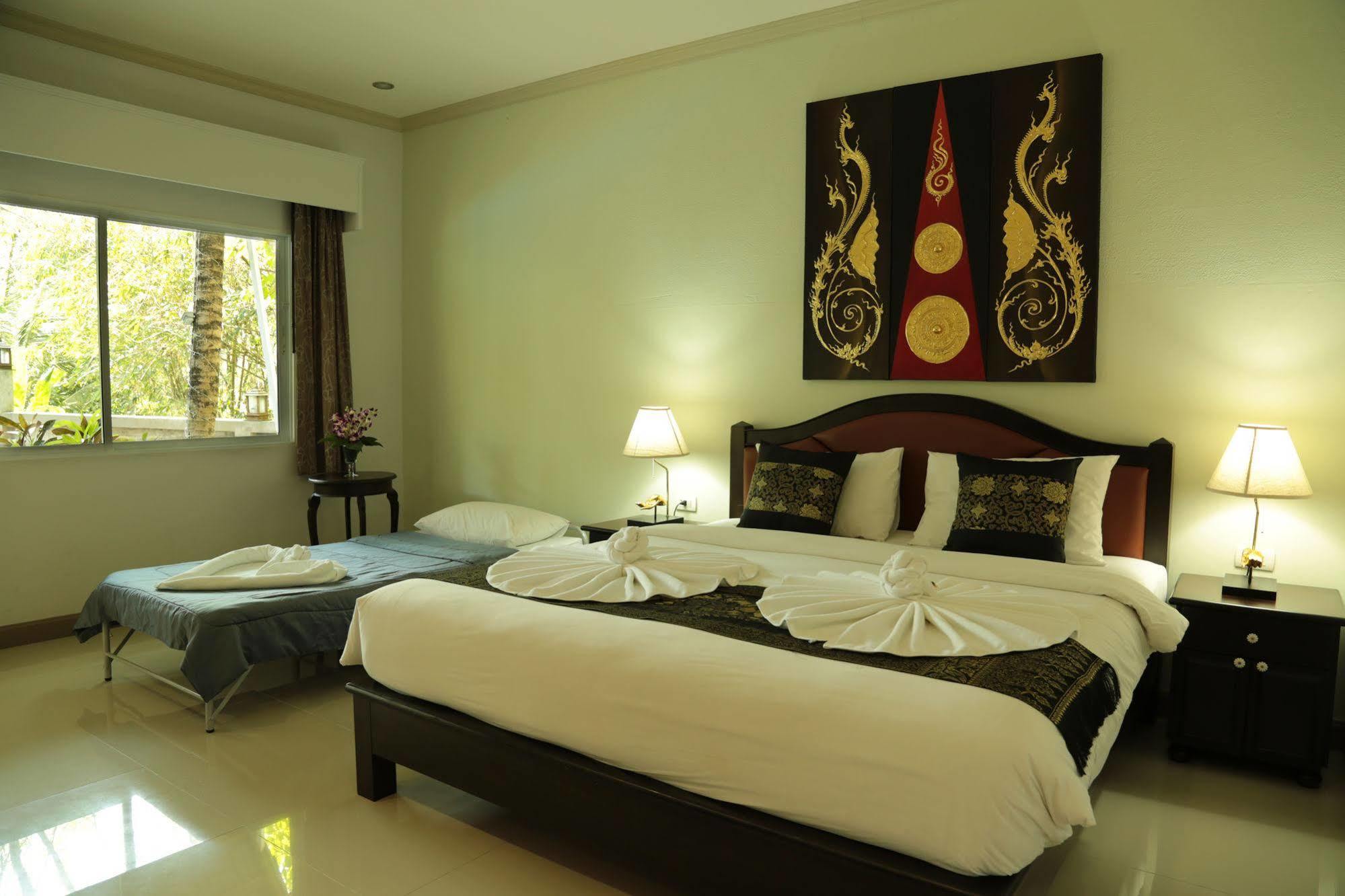 Naka Resort Kamala Beach Eksteriør billede