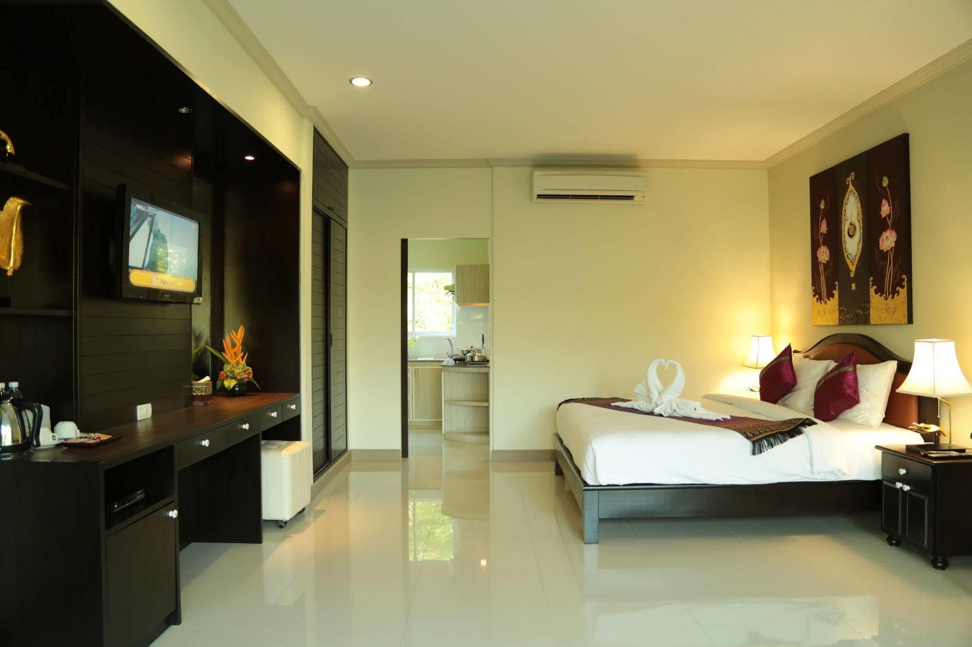 Naka Resort Kamala Beach Eksteriør billede