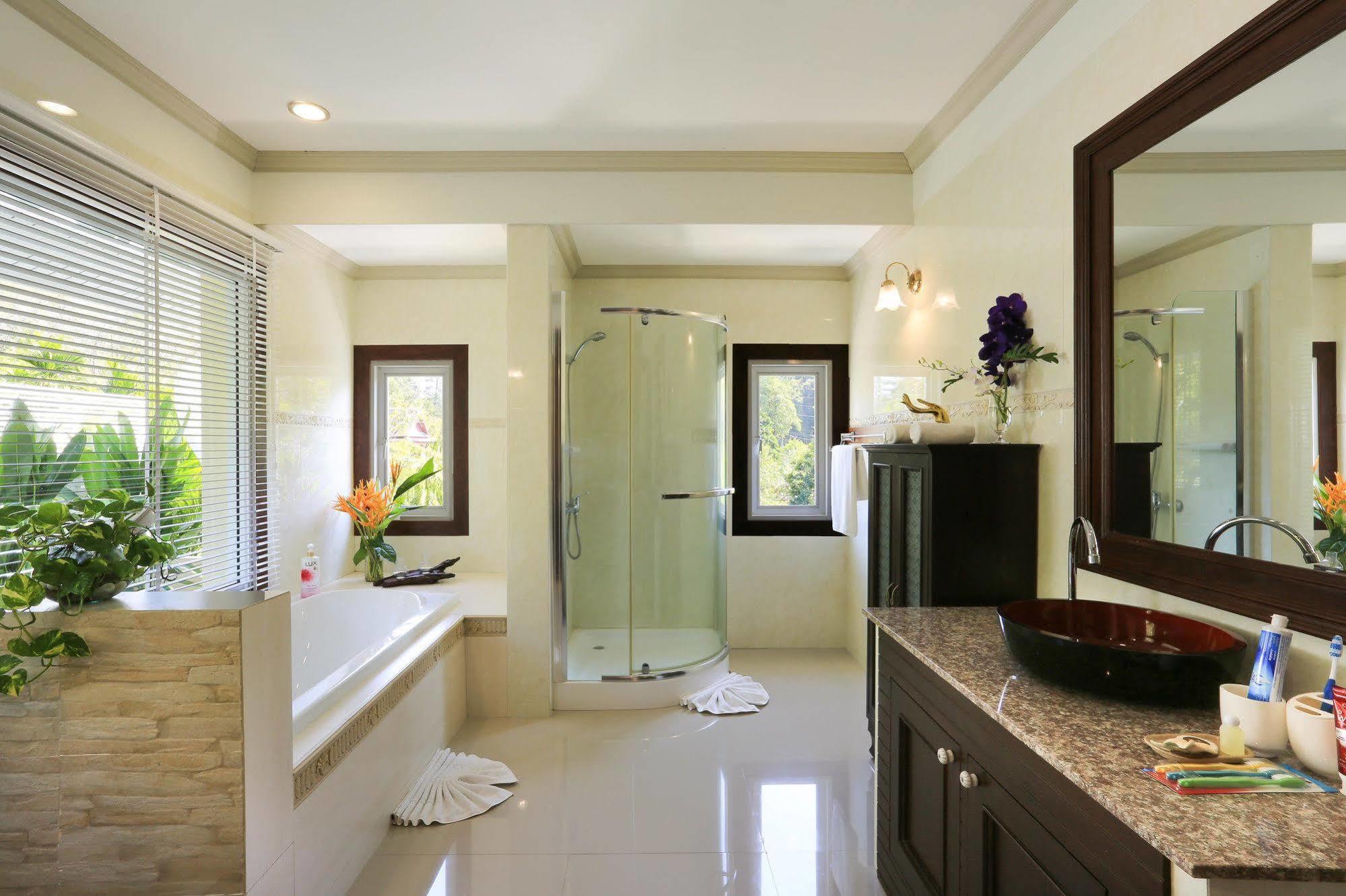 Naka Resort Kamala Beach Eksteriør billede