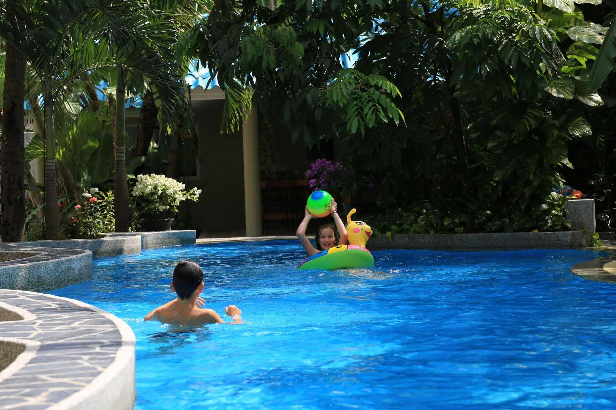 Naka Resort Kamala Beach Eksteriør billede