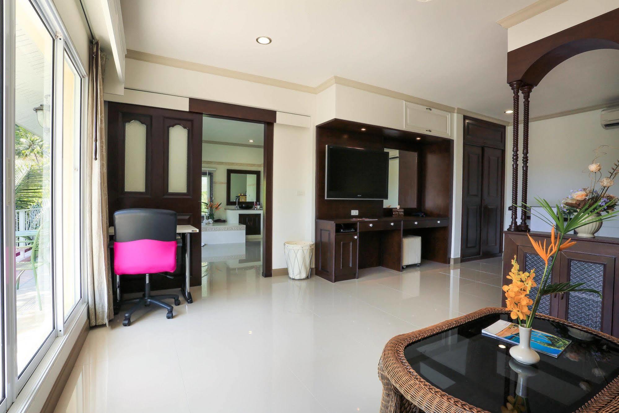 Naka Resort Kamala Beach Eksteriør billede