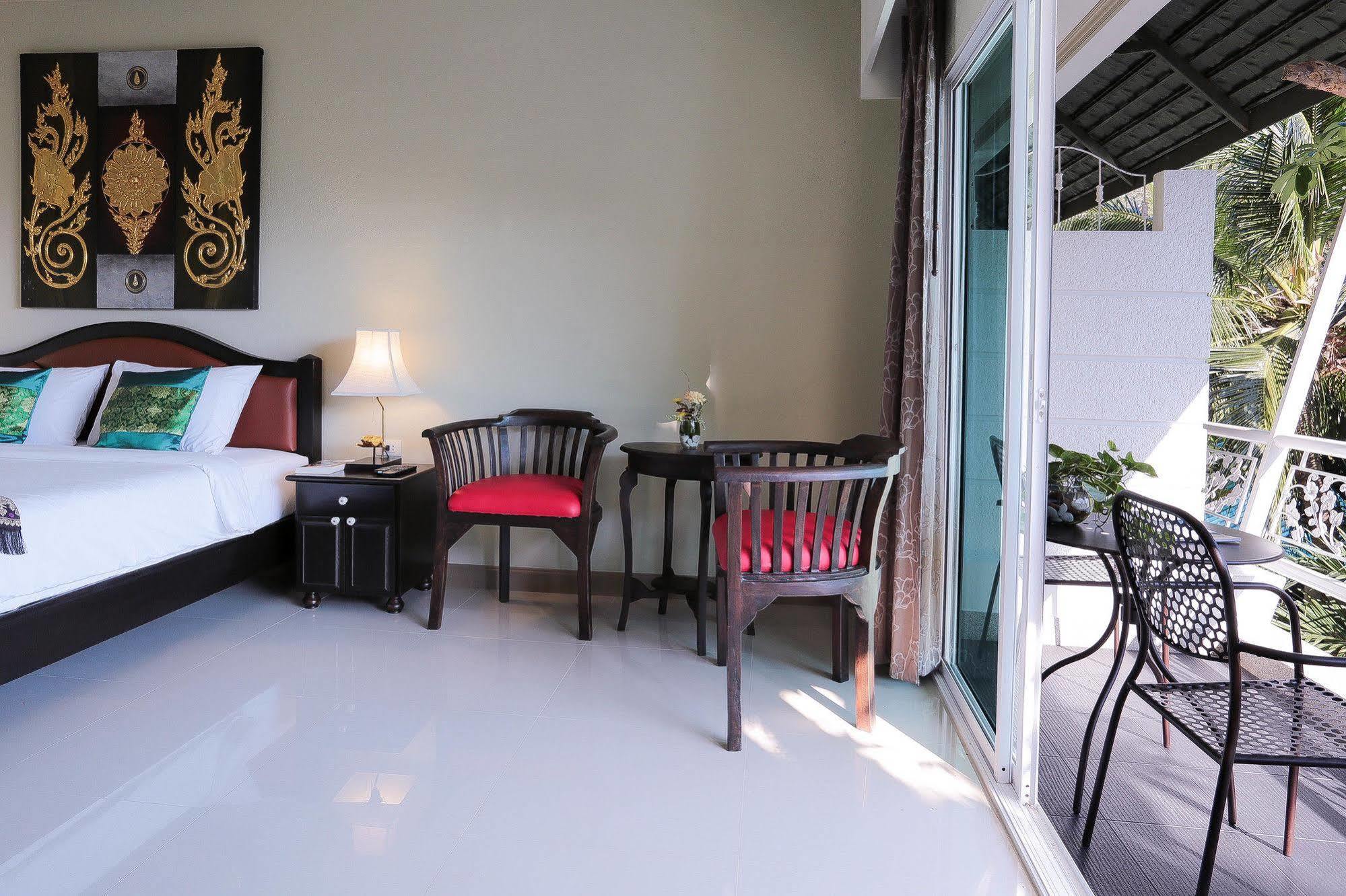 Naka Resort Kamala Beach Eksteriør billede
