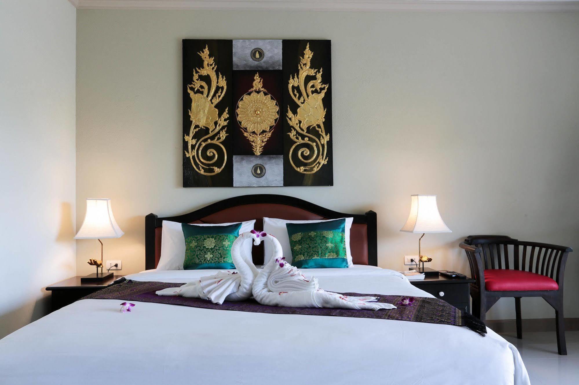 Naka Resort Kamala Beach Eksteriør billede