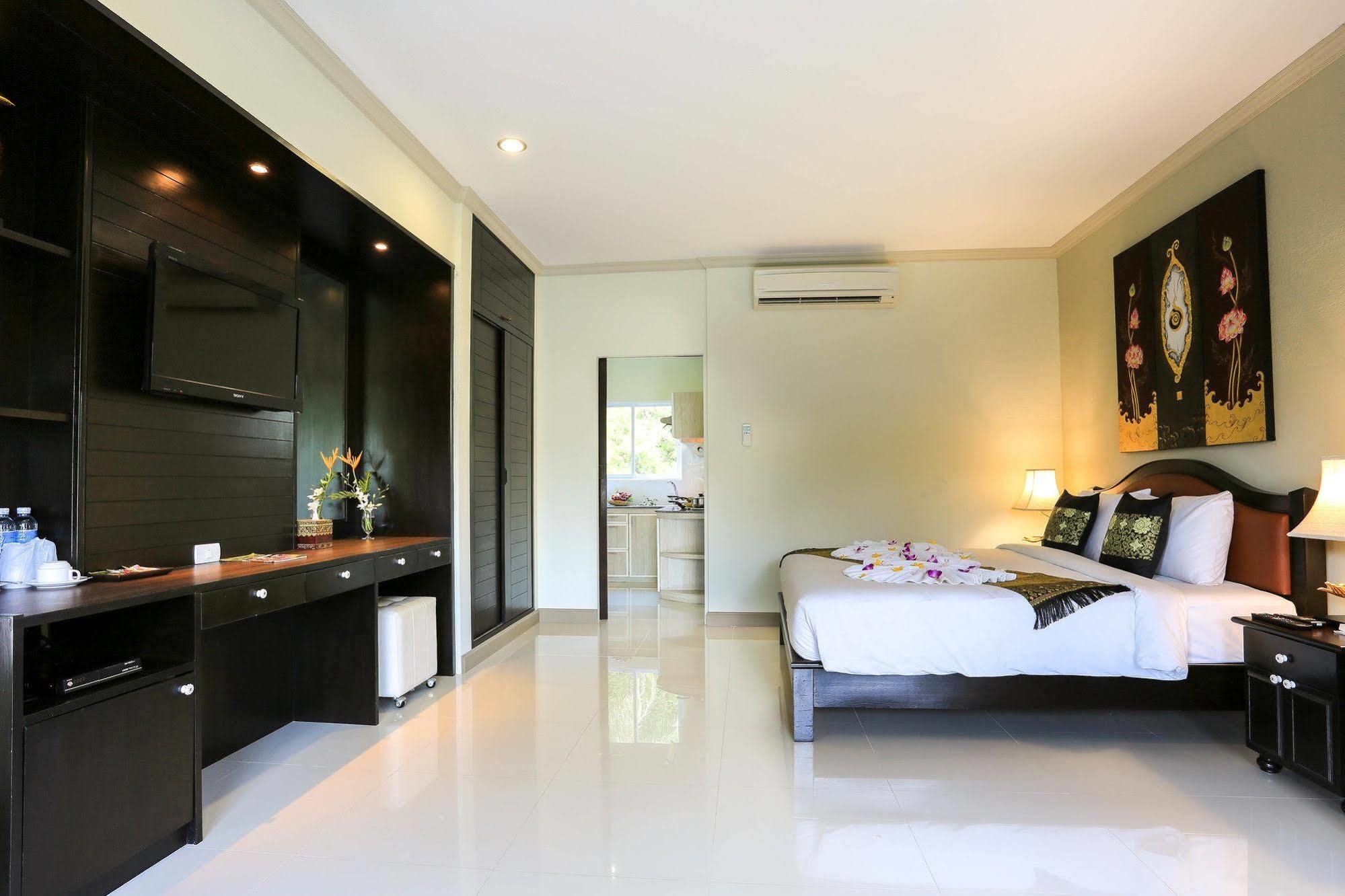 Naka Resort Kamala Beach Eksteriør billede