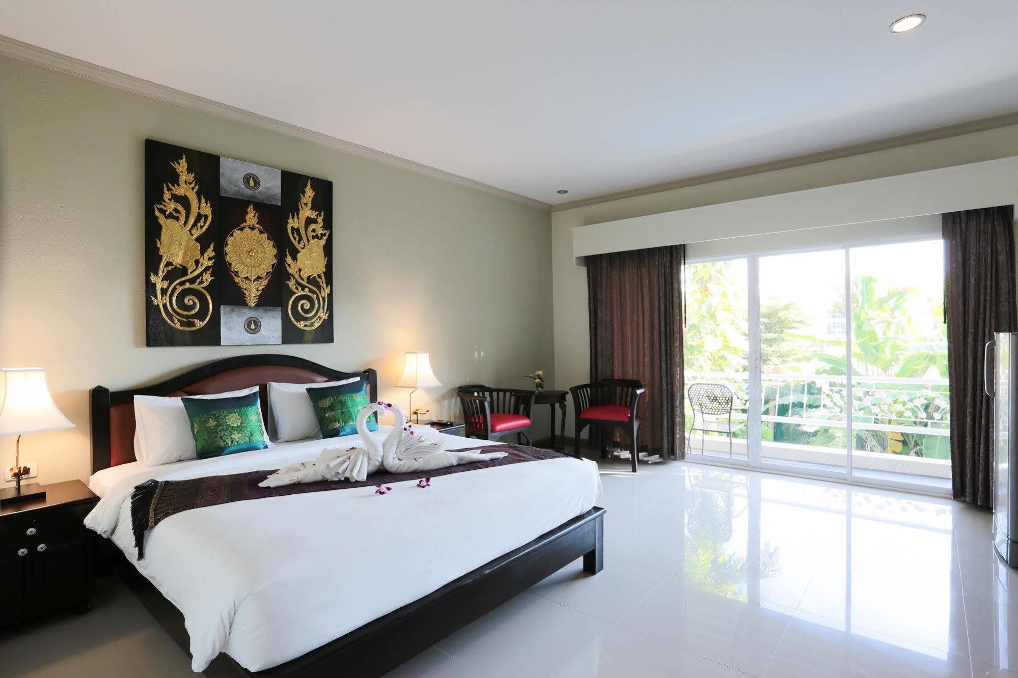 Naka Resort Kamala Beach Eksteriør billede